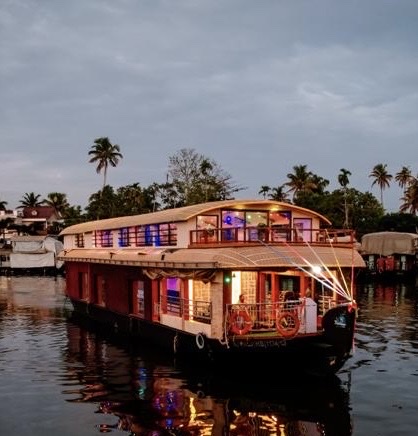 Luxury Houseboat